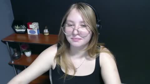 Snapshot of cute_minx chatting on 24, 1, 2025 Veronica online show from 24, 1, 2025