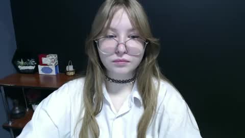 Snapshot of cute_minx chatting on 27, 1, 2025 Veronica online show from 27, 1, 2025