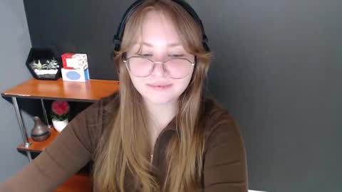 Snapshot of cute_minx chatting on 28, 1, 2025 Veronica online show from 28, 1, 2025