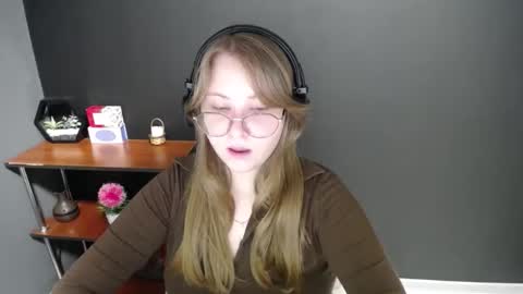 Snapshot of cute_minx chatting on 7, 2, 2025 Veronica online show from 7, 2, 2025