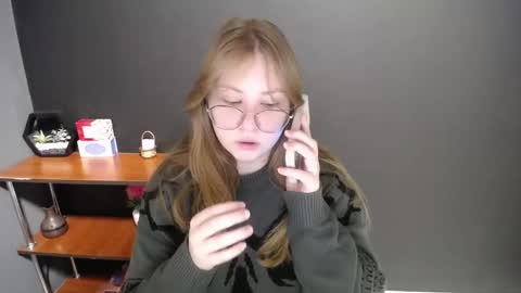 Snapshot of cute_minx chatting on 10, 2, 2025 Veronica online show from 10, 2, 2025