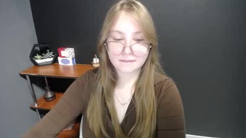 Snapshot of cute_minx chatting on 11, 2, 2025 Veronica online show from 11, 2, 2025