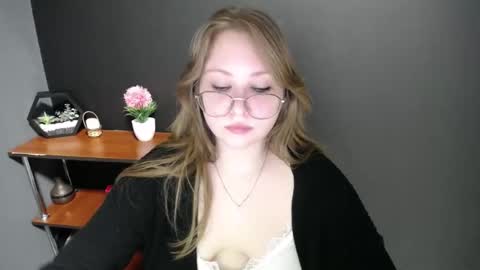 Snapshot of cute_minx chatting on 14, 2, 2025 Veronica online show from 14, 2, 2025