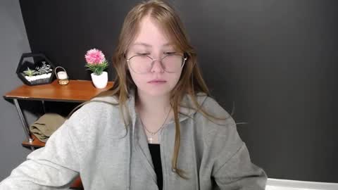 Snapshot of cute_minx chatting on 18, 2, 2025 Veronica online show from 18, 2, 2025