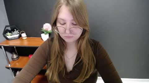 Snapshot of cute_minx chatting on 19, 2, 2025 Veronica online show from 19, 2, 2025