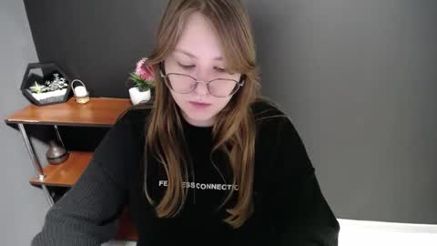 Snapshot of cute_minx chatting on 20, 2, 2025 Veronica online show from 20, 2, 2025