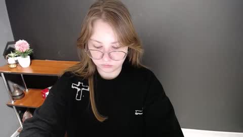 Snapshot of cute_minx chatting on 25, 2, 2025 Veronica online show from 25, 2, 2025