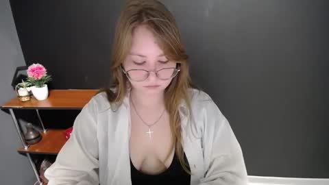 Snapshot of cute_minx chatting on 27, 2, 2025 Veronica online show from 27, 2, 2025