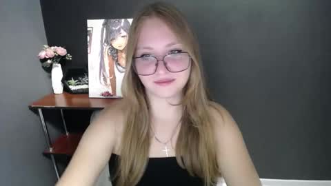 Snapshot of cute_minx chatting on 18, 9, 2025 Veronica online show from 18, 9, 2025