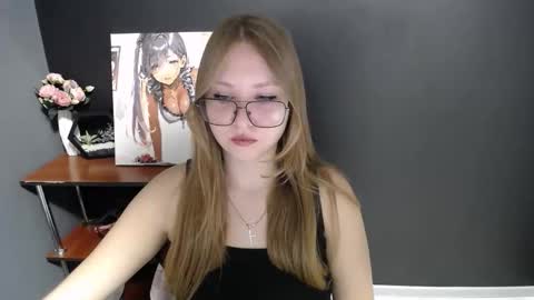 Snapshot of cute_minx chatting on 29, 9, 2025 Veronica online show from 29, 9, 2025