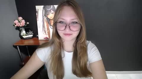 Snapshot of cute_minx chatting on 16, 10, 2025 Veronica online show from 16, 10, 2025