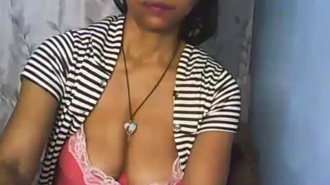 Snapshot of cute_moll chatting on 27, 10, 2025 murielle online show from 27, 10, 2025