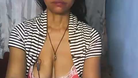 Snapshot of cute_moll chatting on 28, 10, 2025 murielle online show from 28, 10, 2025