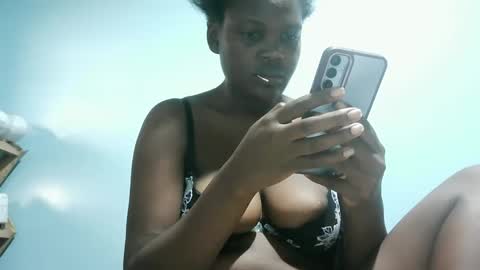 cute_roxie online show from 26, 1, 2025