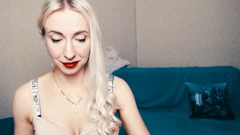 cute_smile_shy online show from 17, 1, 2025