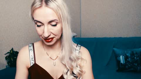 cute_smile_shy online show from 18, 1, 2025