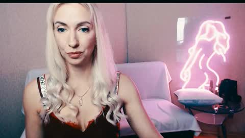 cute_smile_shy online show from 27, 9, 2025