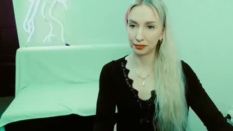 cute_smile_shy online show from 9, 2, 2026