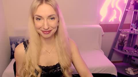 cute_smile_shy online show from 14, 2, 2026