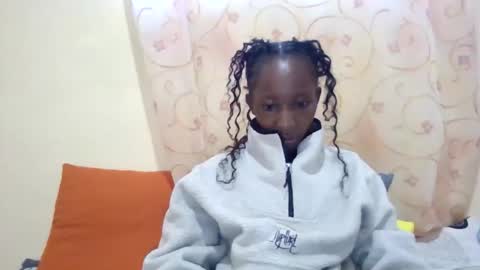 Snapshot of cute_xeniah chatting on 5, 10, 2025 cute_xeniah online show from 5, 10, 2025