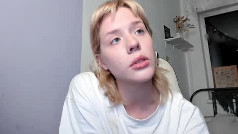 Snapshot of cuteasfuck_ chatting on 3, 10, 2025 Amy online show from 3, 10, 2025