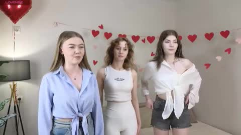 Snapshot of cutebuthott chatting on 15, 2, 2026 Aurora Lina and a few other beauties online show from 15, 2, 2026