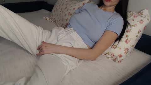 Snapshot of cuteemouse chatting on 4, 1, 2025 Anna online show from 4, 1, 2025