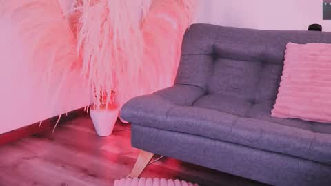 Zoe  online show from 2, 12, 2025