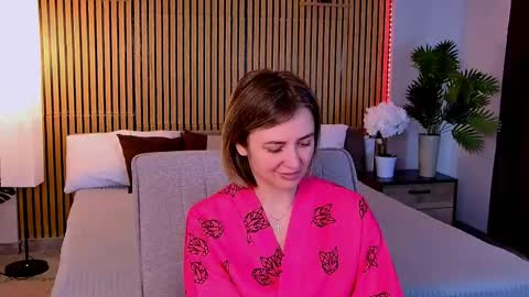 Snapshot of cutemirage chatting on 21, 4, 2026 cutemirage online show from 21, 4, 2026