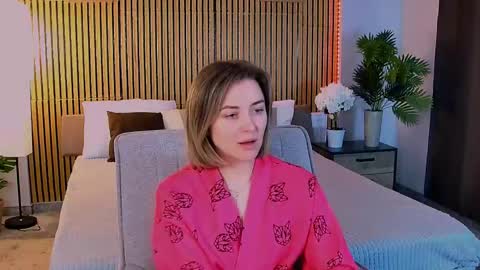 Snapshot of cutemirage chatting on 23, 4, 2026 cutemirage online show from 23, 4, 2026