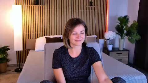 Snapshot of cutemirage chatting on 24, 5, 2026 cutemirage online show from 24, 5, 2026