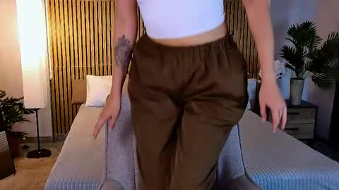 Snapshot of cutemirage chatting on 7, 6, 2026 cutemirage online show from 7, 6, 2026