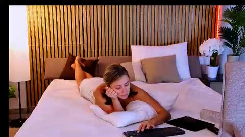 Snapshot of cutemirage chatting on 15, 7, 2026 cutemirage online show from 15, 7, 2026