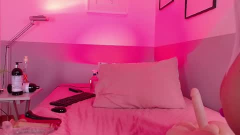 cutepetitee online show from 2, 3, 2026