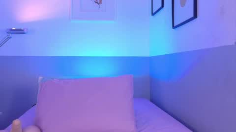 cutepetitee online show from 17, 3, 2026