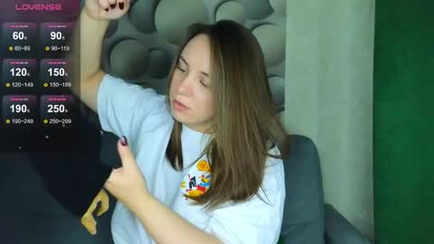 Snapshot of cutesmile_sharon chatting on 17, 10, 2025 cutesmile sharon online show from 17, 10, 2025