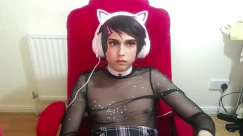 Snapshot of cutest_princess chatting on 2, 10, 2025 cutest_princess online show from 2, 10, 2025