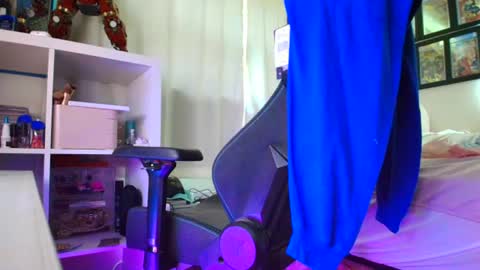 Snapshot of cuteypi chatting on 13, 6, 2026 Sandra Love online show from 13, 6, 2026