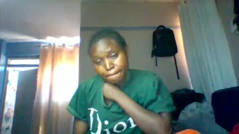 cutezola online show from 15, 12, 2025