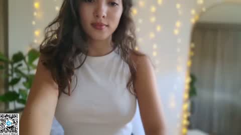 Snapshot of cutie18_angel chatting on 16, 6, 2026 angela online show from 16, 6, 2026