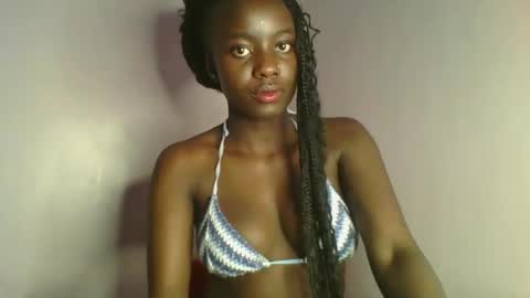 Snapshot of cutie_choco chatting on 28, 10, 2025 cutie_choco online show from 28, 10, 2025