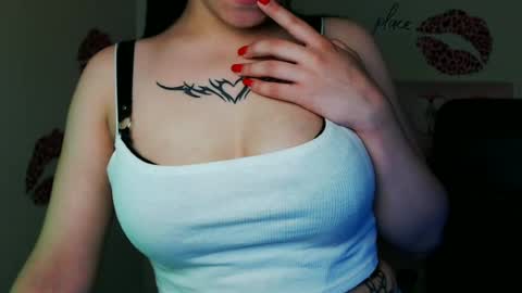 Snapshot of cutielady_ chatting on 18, 6, 2026 Emma online show from 18, 6, 2026