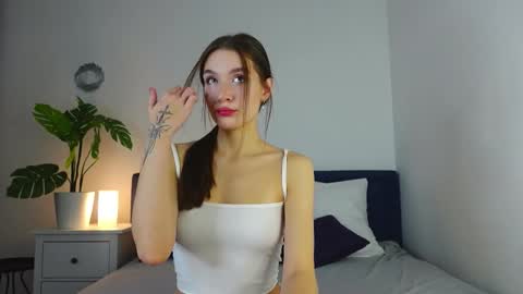 Vivienne online show from 4, 11, 2025