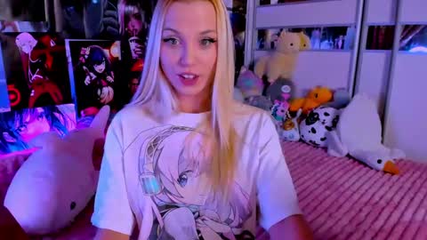 Snapshot of cuttie_ponyy chatting on 15, 12, 2024 Nora online show from 15, 12, 2024