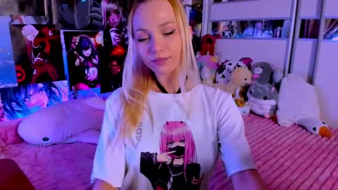 Snapshot of cuttie_ponyy chatting on 15, 2, 2025 Nora online show from 15, 2, 2025