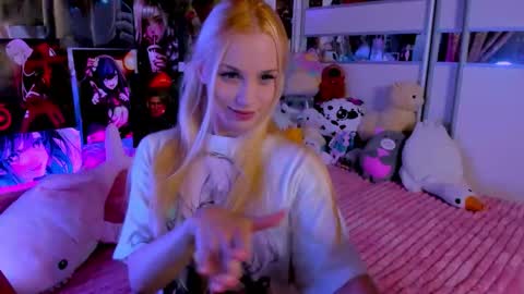 Snapshot of cuttie_ponyy chatting on 13, 9, 2025 Nora online show from 13, 9, 2025