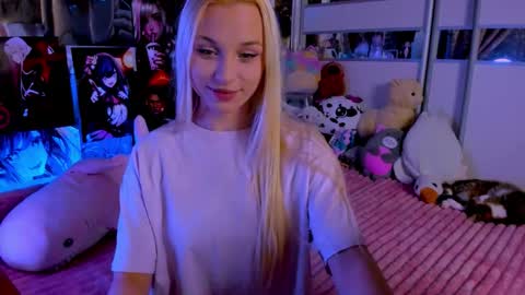 Snapshot of cuttie_ponyy chatting on 16, 9, 2025 Nora online show from 16, 9, 2025