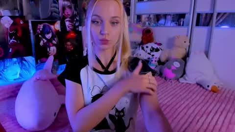 Snapshot of cuttie_ponyy chatting on 22, 10, 2025 Nora online show from 22, 10, 2025