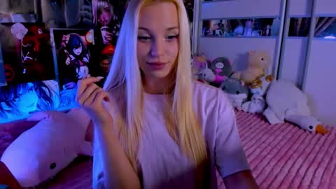 Snapshot of cuttie_ponyy chatting on 6, 11, 2025 Nora online show from 6, 11, 2025