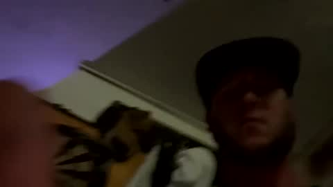 Snapshot of cwareee3 chatting on 4, 1, 2025 Wild-one online show from 4, 1, 2025